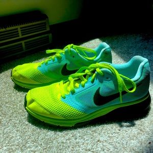 Nike zoom fly tennis shoes trainers US size 6